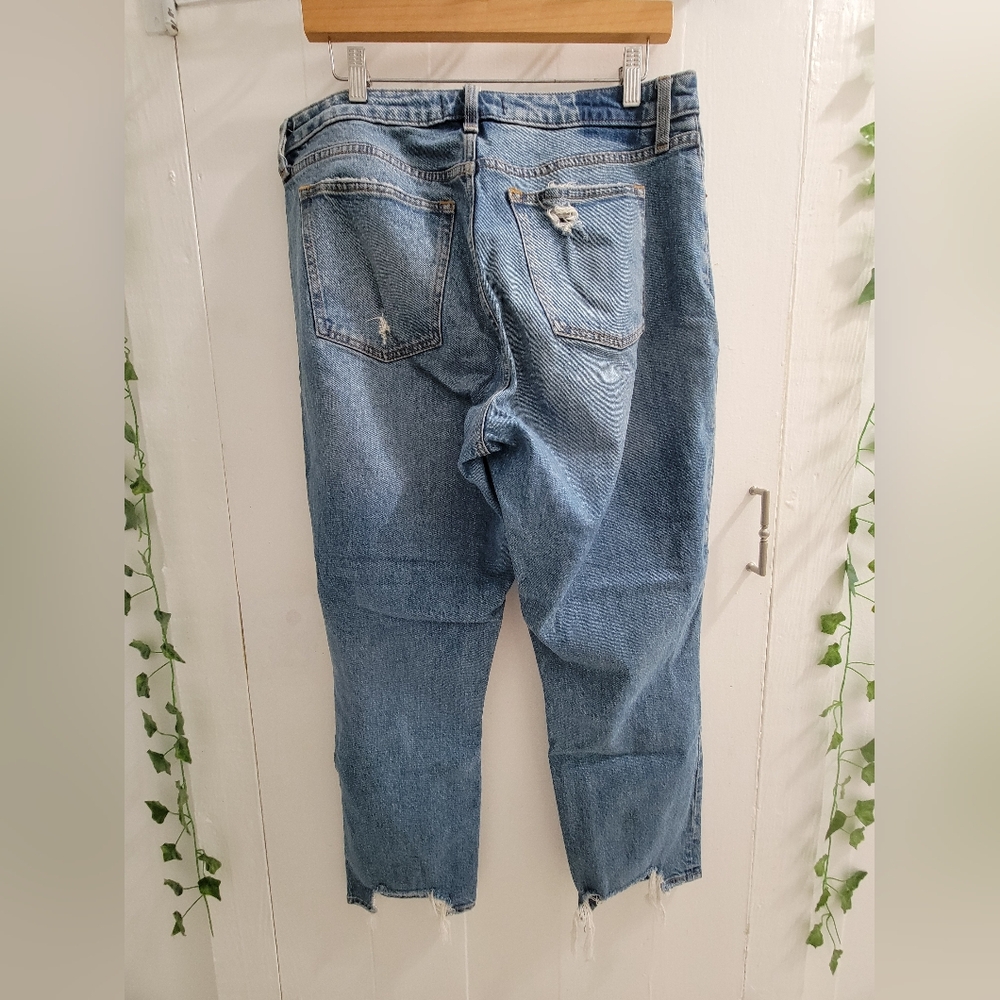 Abercrombie & Fitch Distressed Blue Jeans - Picture 3 of 3